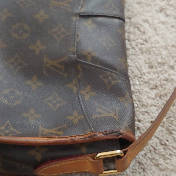 Authentic Louis vuitton menilmontant crossbody - Picture 7 of 14